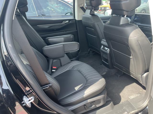 Ford Edge 2025 thumb 4