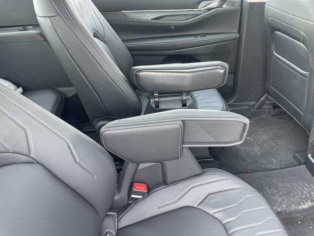 Ford Edge 2025 thumb 5