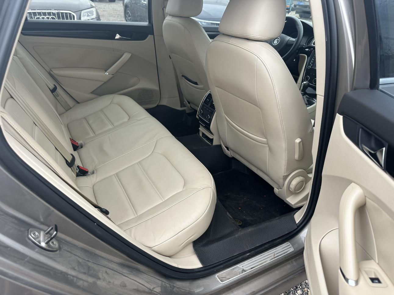 Volkswagen Passat 2013 thumb 10