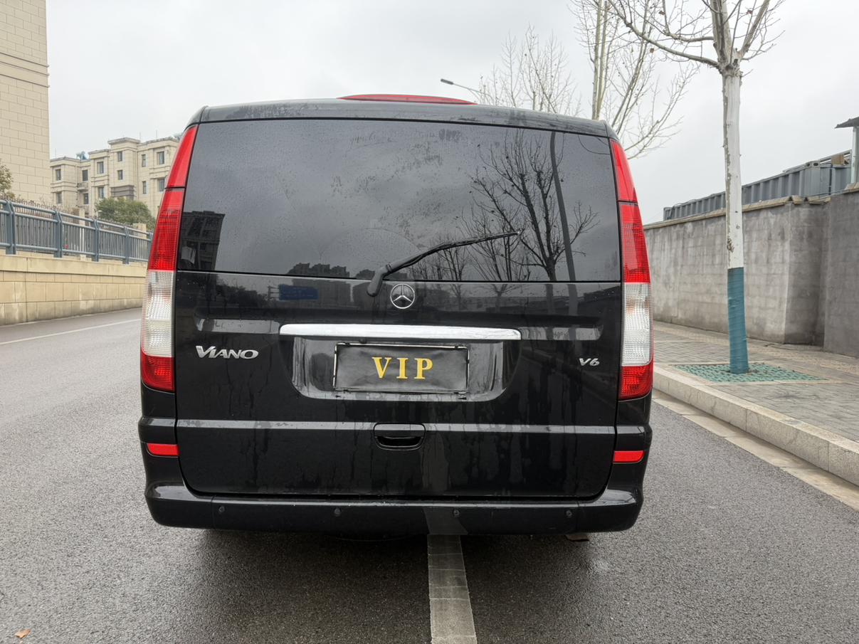 Mercedes-Benz V-Class 2011 thumb 3