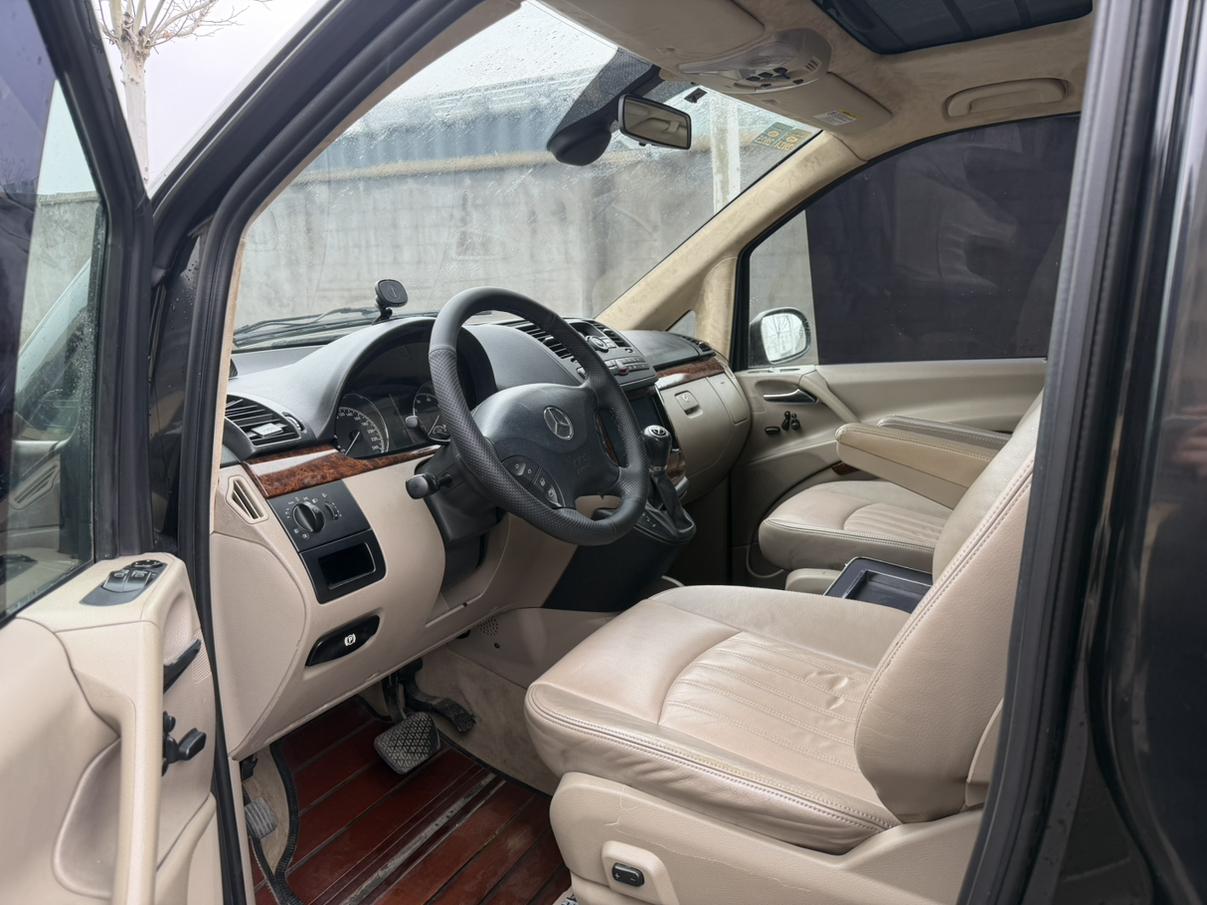 Mercedes-Benz V-Class 2011 thumb 6