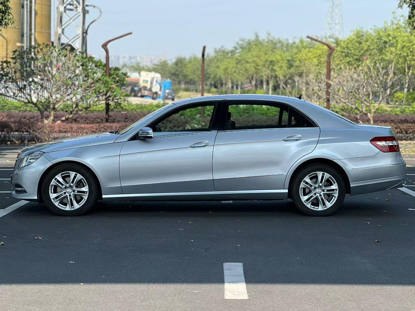 Mercedes-Benz E-Class 2011 thumb 11