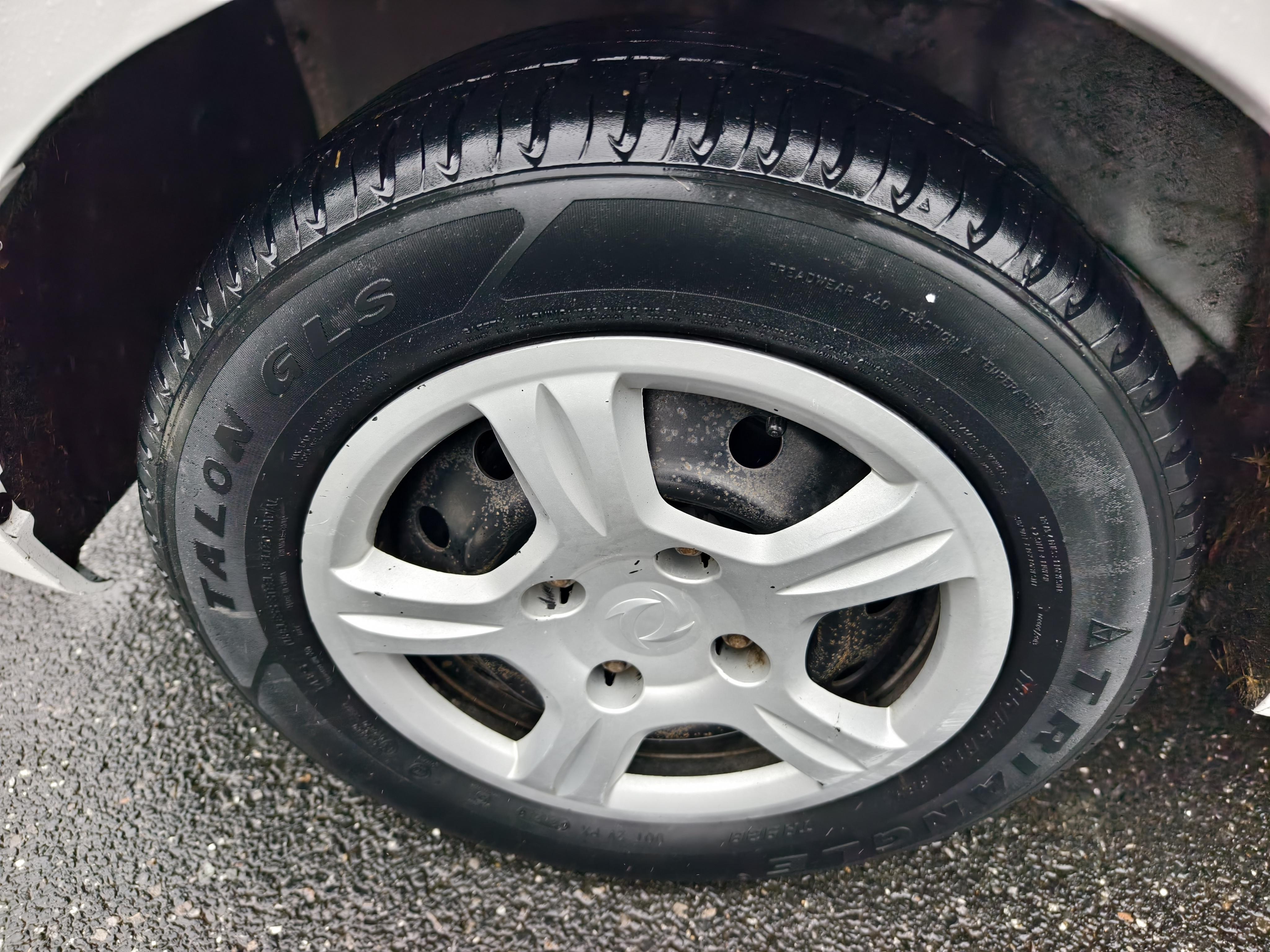 Dongfeng Fengon 330 2019 thumb 8