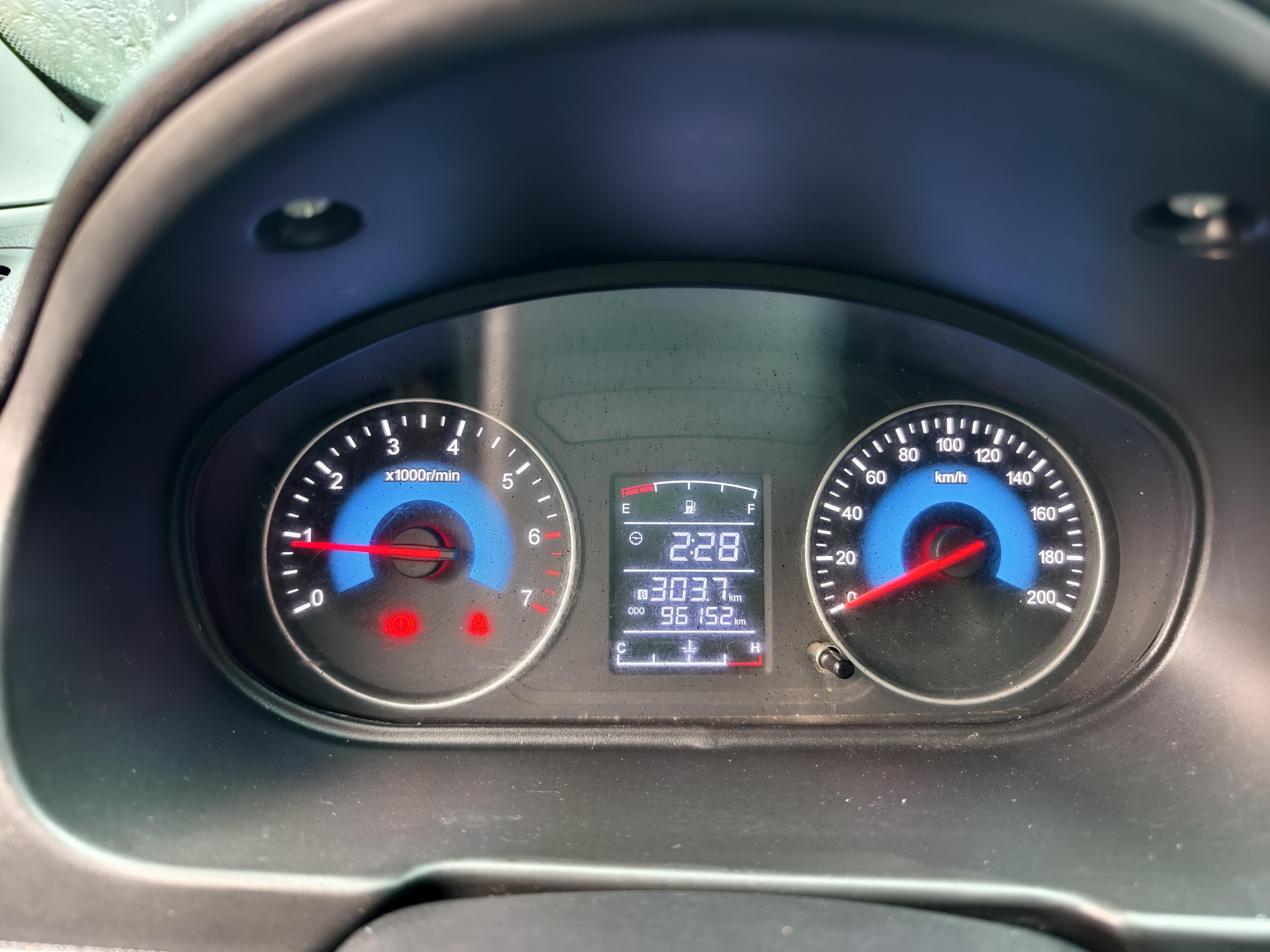 Dongfeng Fengon 330 2019 thumb 10