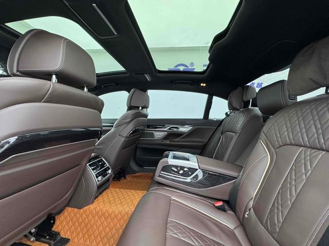 BMW 7 серии 2021 thumb 9
