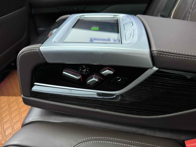 BMW 7 серии 2021 thumb 11