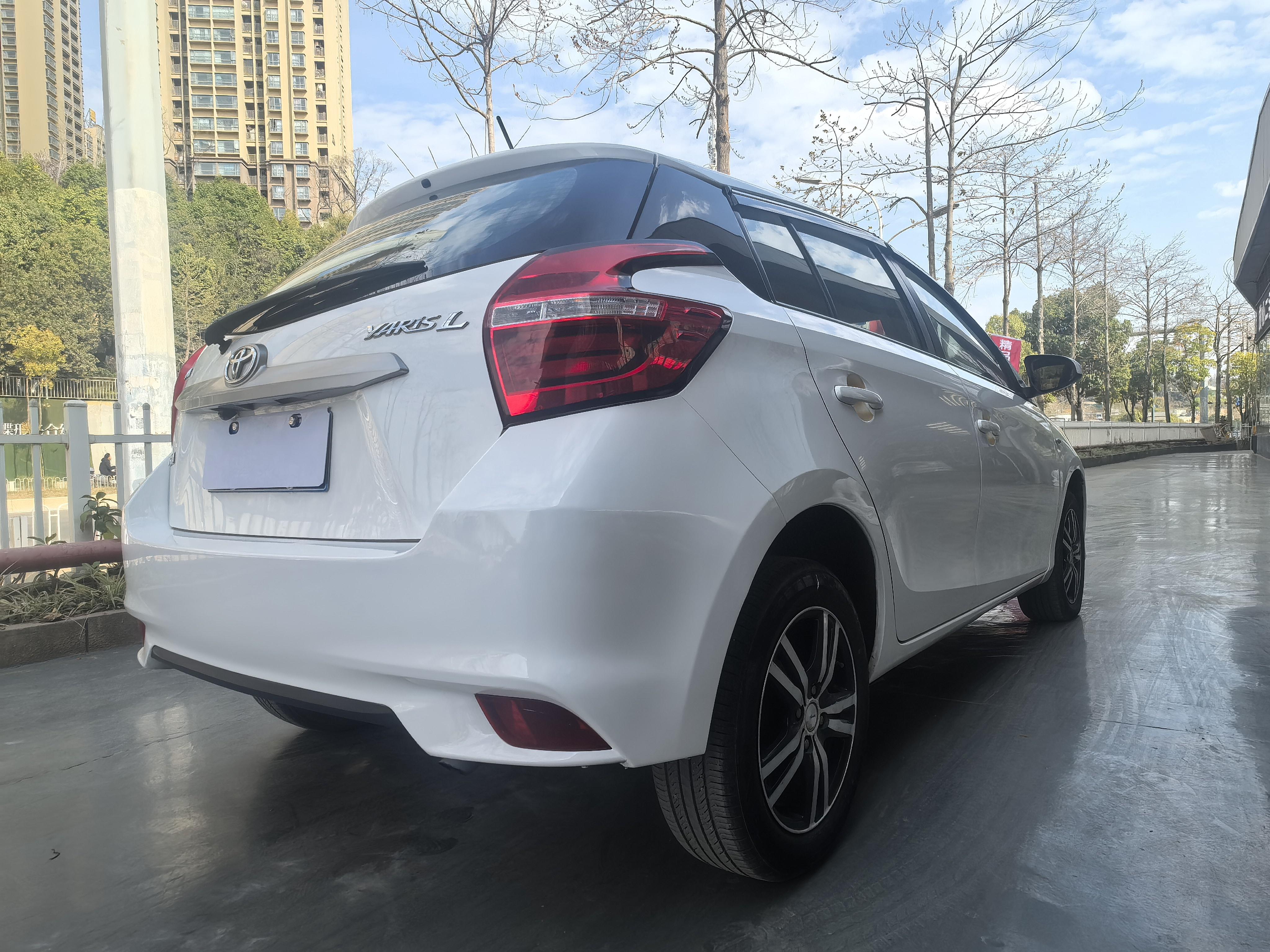 Toyota Yaris 2017 thumb 5