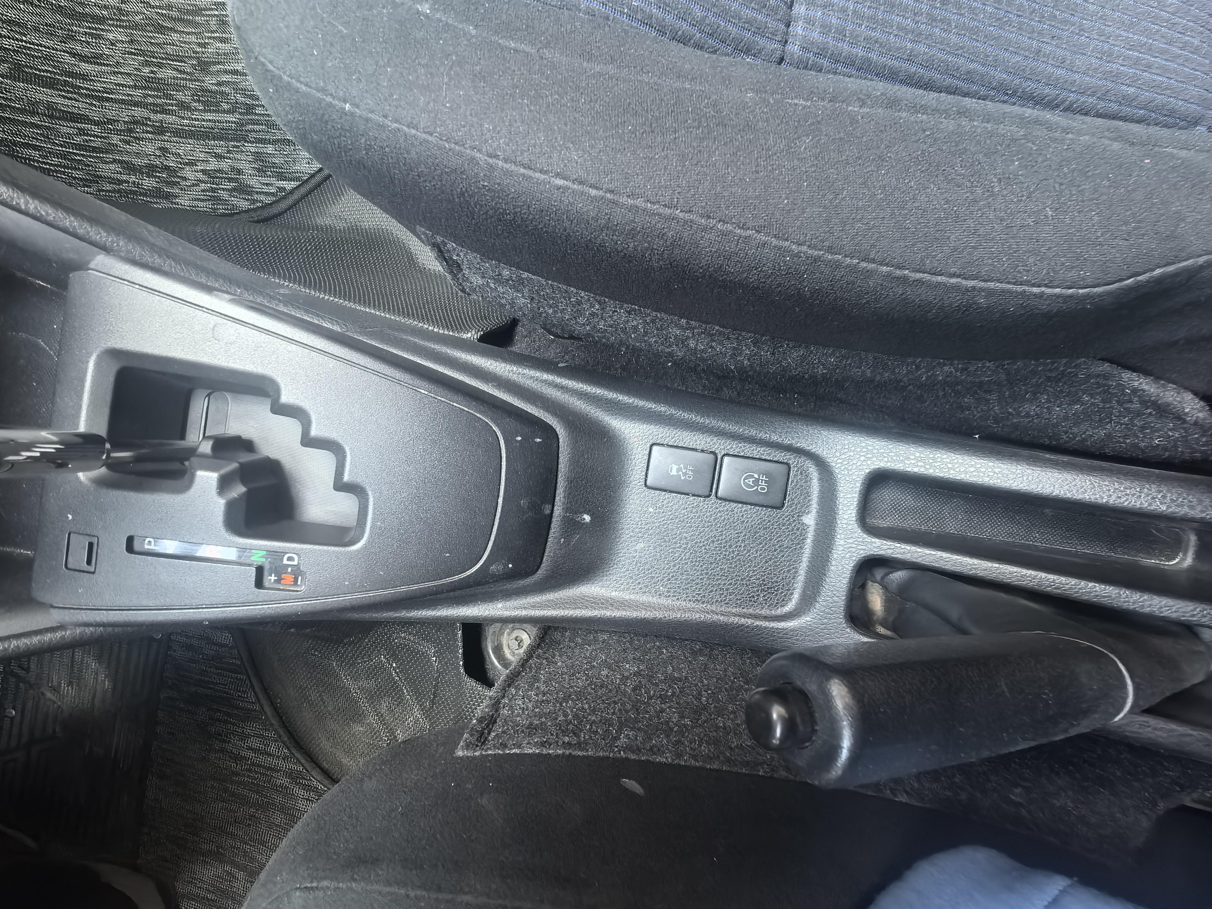 Toyota Yaris 2017 thumb 11