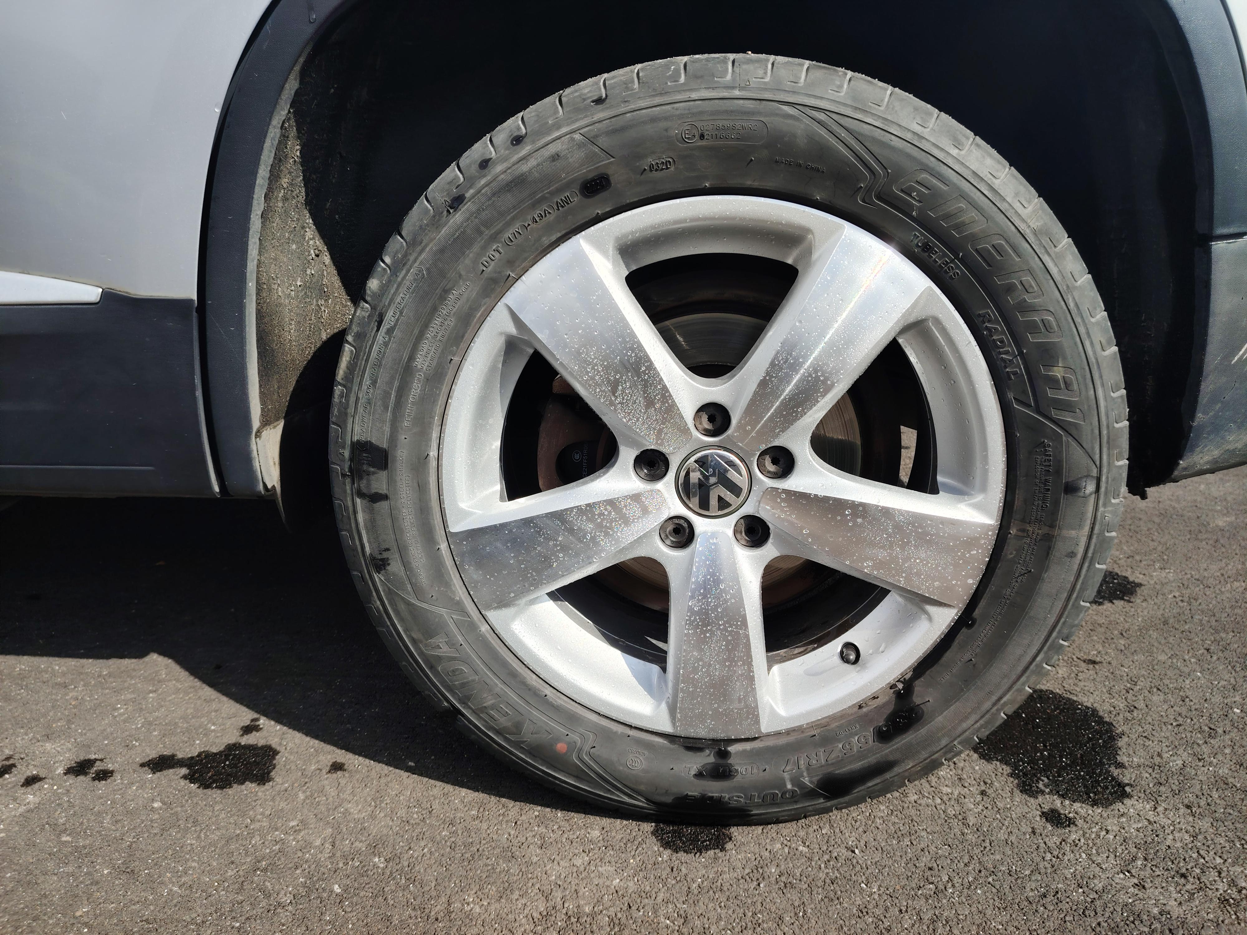 Volkswagen Tiguan 2013 thumb 3