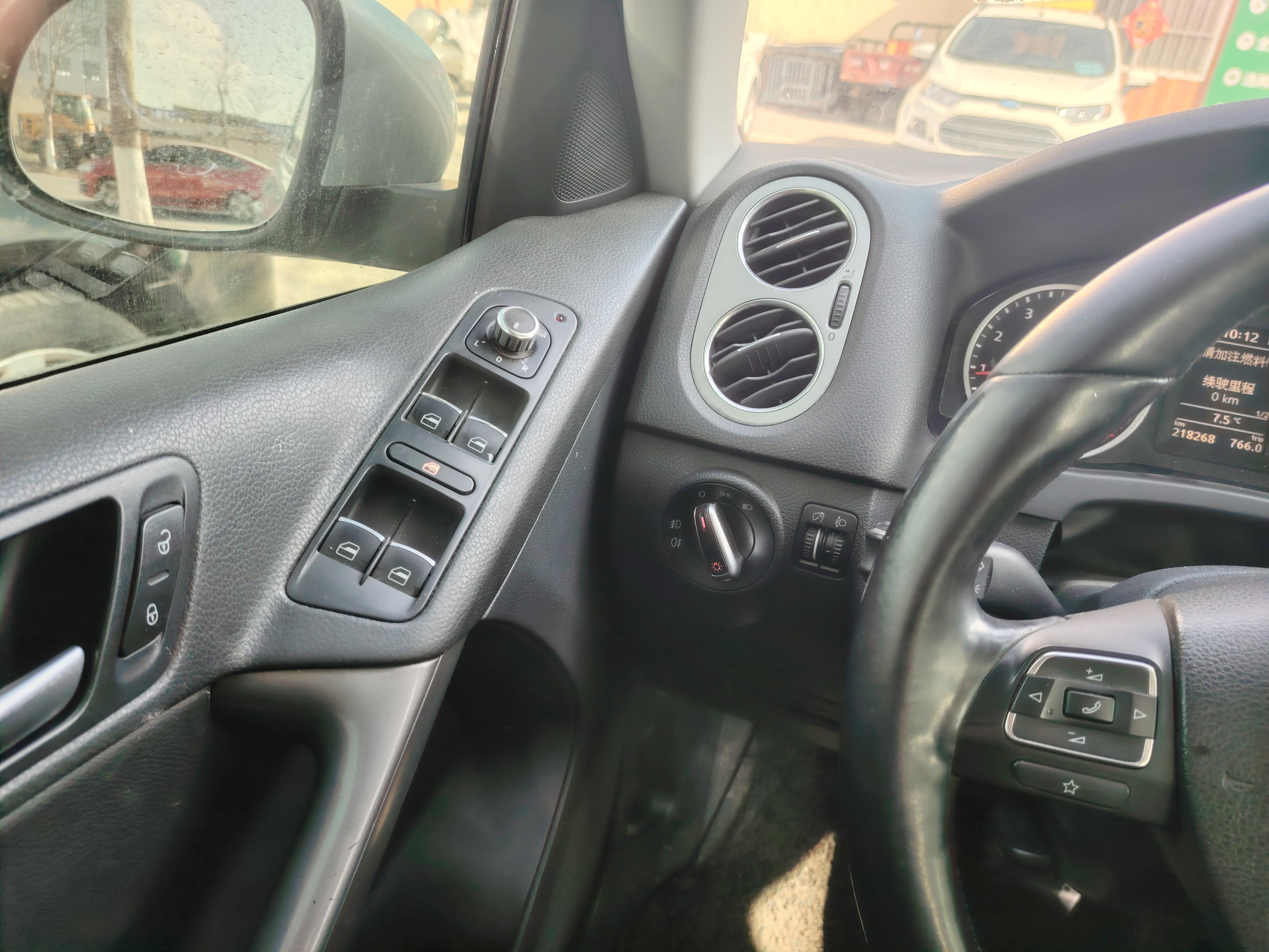 Volkswagen Tiguan 2013 thumb 7