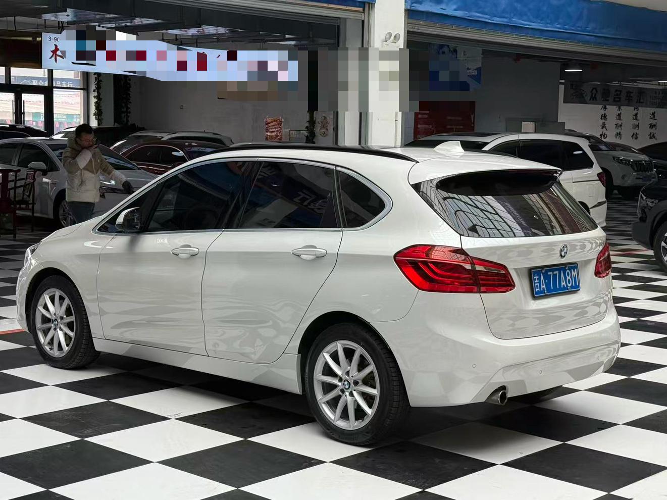 BMW 2 серии Active Tourer 2017 thumb 2