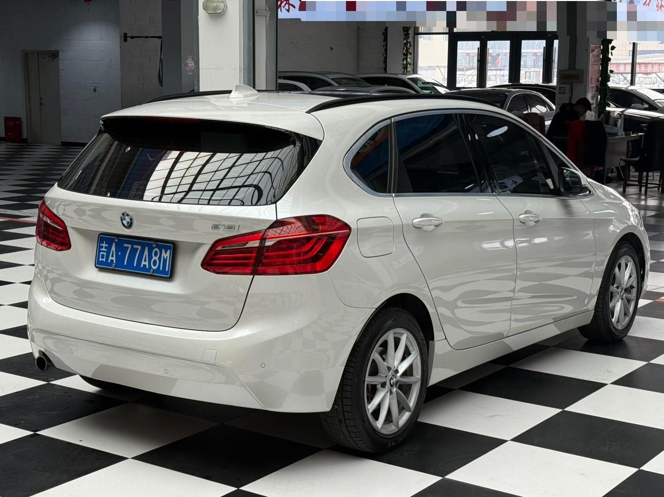 BMW 2 серии Active Tourer 2017 thumb 4
