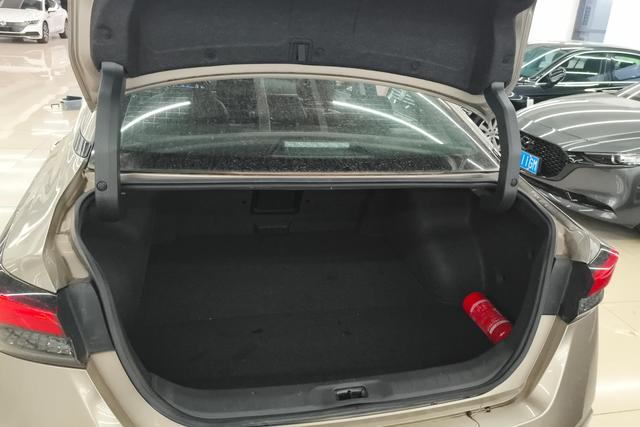 Nissan Altima 2022 thumb 8