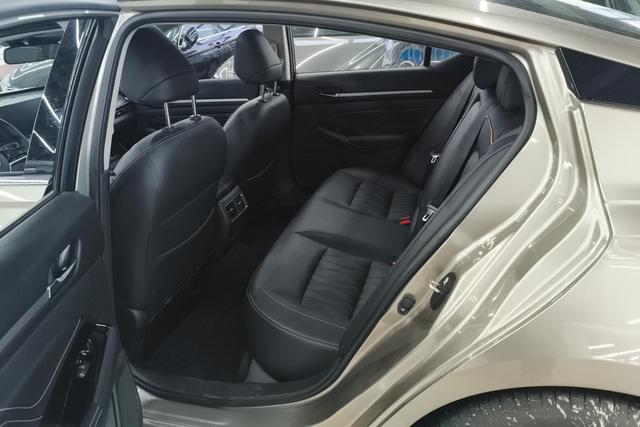 Nissan Altima 2022 thumb 10