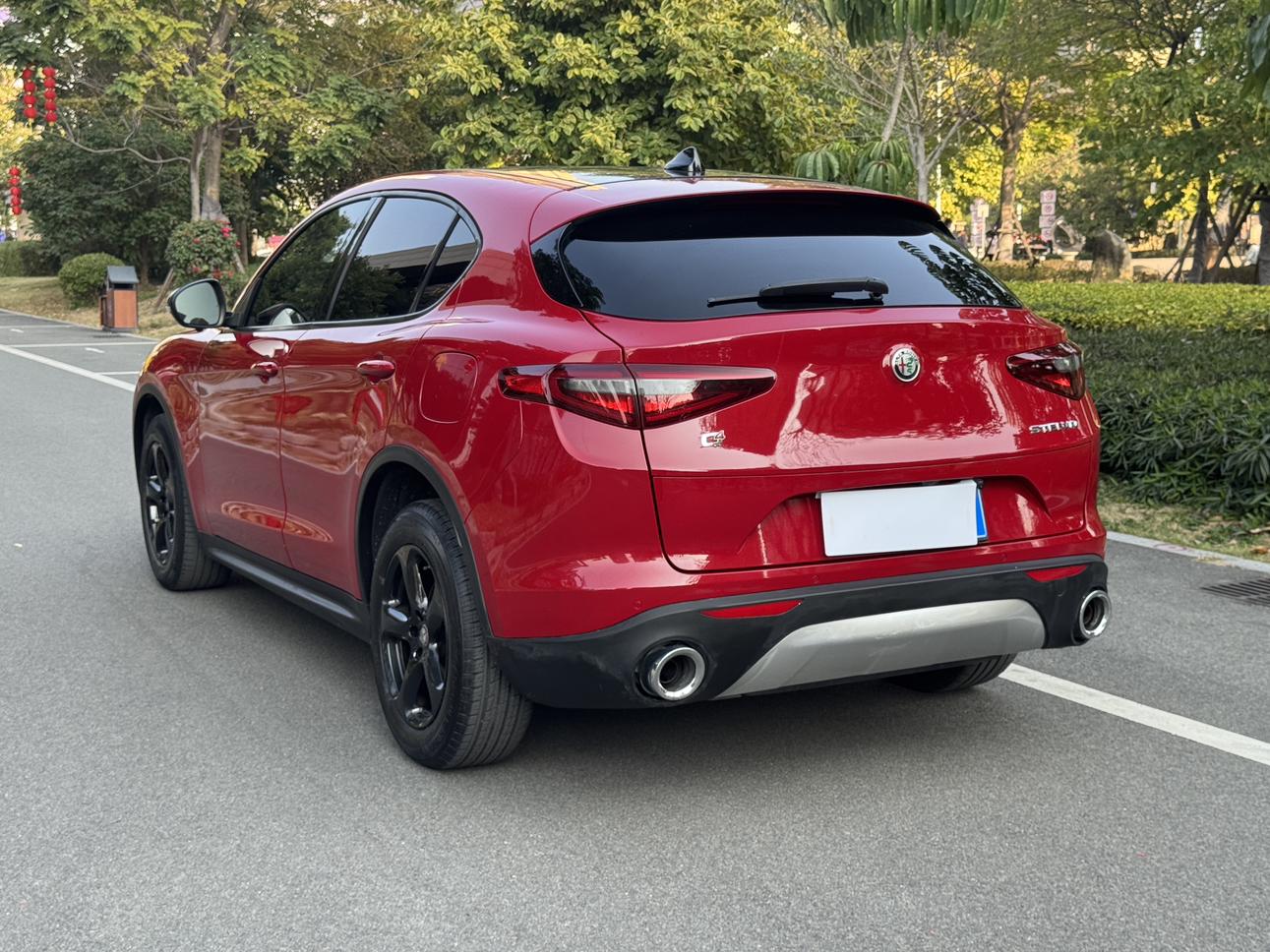 Alfa Romeo Stelvio 2018 thumb 2