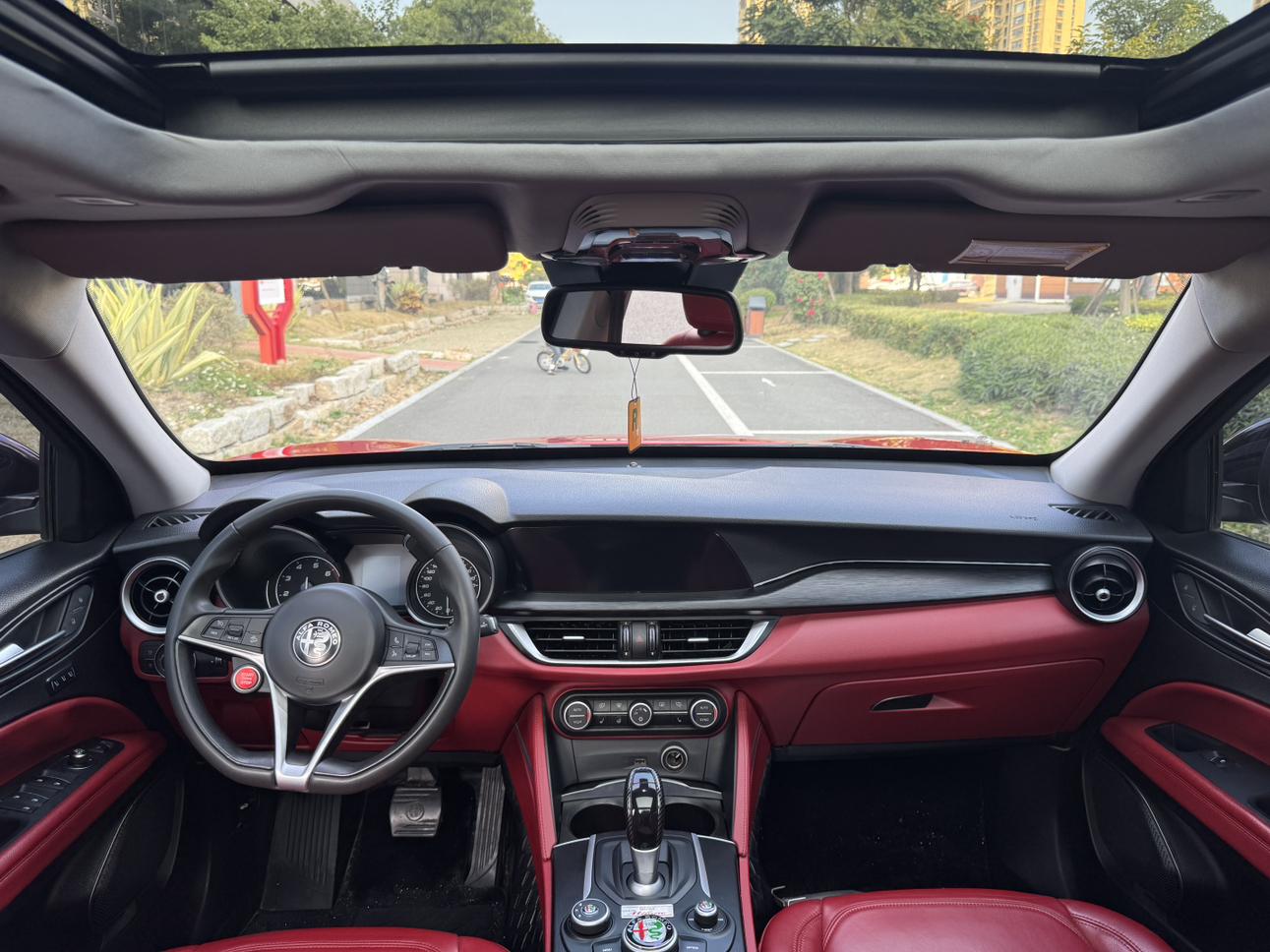 Alfa Romeo Stelvio 2018 thumb 5
