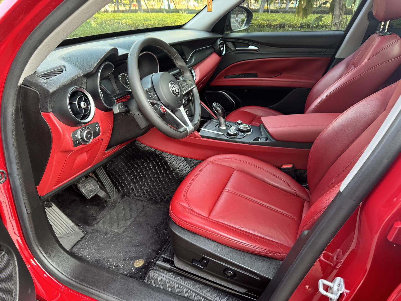 Alfa Romeo Stelvio 2018 thumb 6