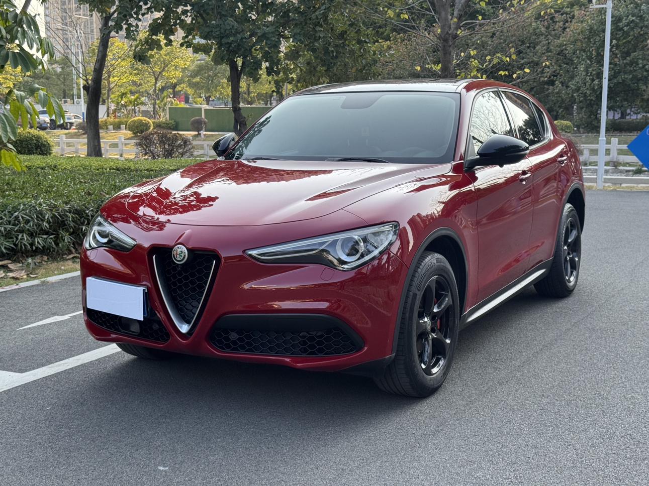 Alfa Romeo Stelvio 2018 thumb 8