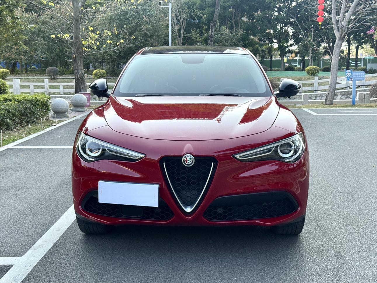 Alfa Romeo Stelvio 2018 thumb 9