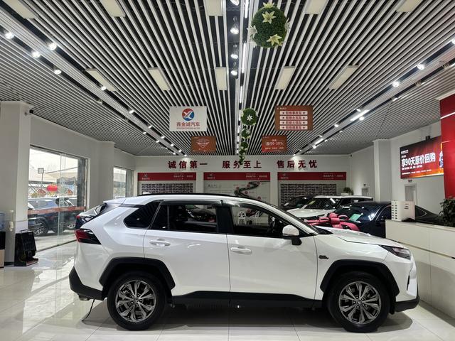 Toyota RAV4 2023 thumb 2