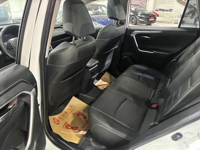 Toyota RAV4 2023 thumb 7