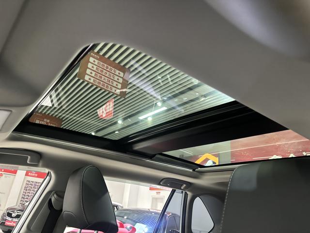 Toyota RAV4 2023 thumb 11