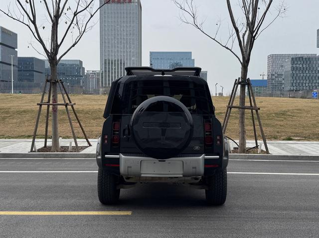 Land Rover Defender 2025 thumb 2
