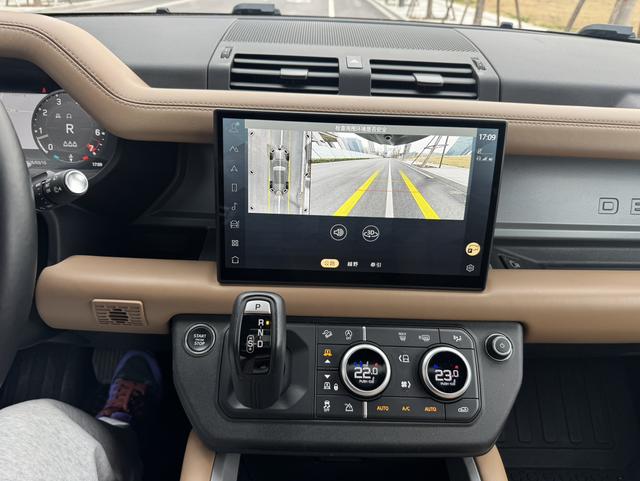 Land Rover Defender 2025 thumb 8