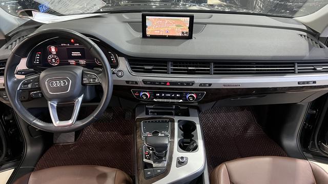 Audi Q7 2019 thumb 4