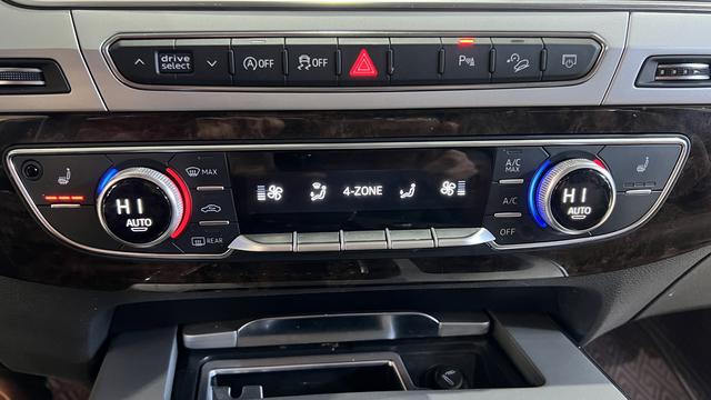 Audi Q7 2019 thumb 7