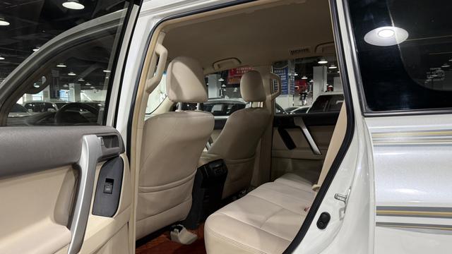 Toyota Land Cruiser Prado 2019 thumb 3