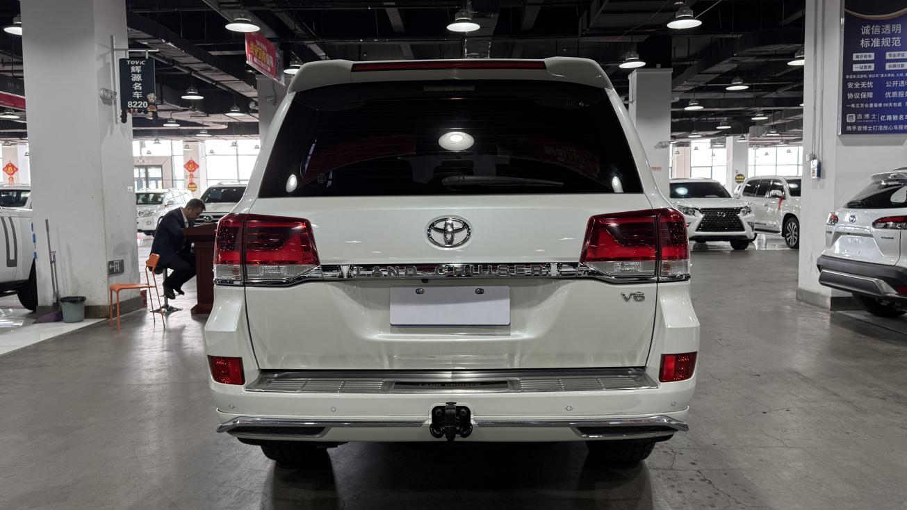 Toyota Land Cruiser 2018 thumb 3