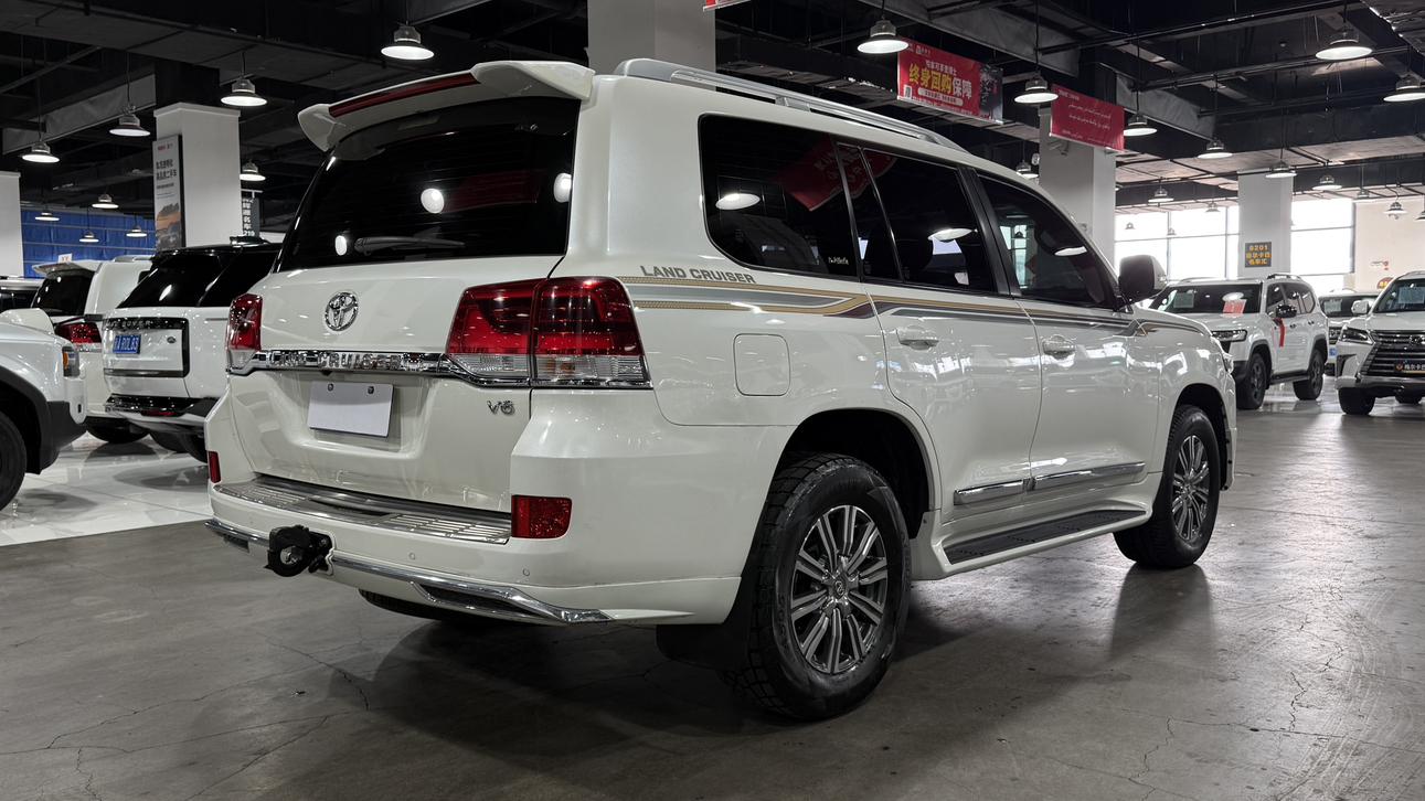 Toyota Land Cruiser 2018 thumb 4