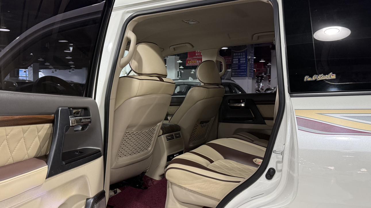 Toyota Land Cruiser 2018 thumb 7