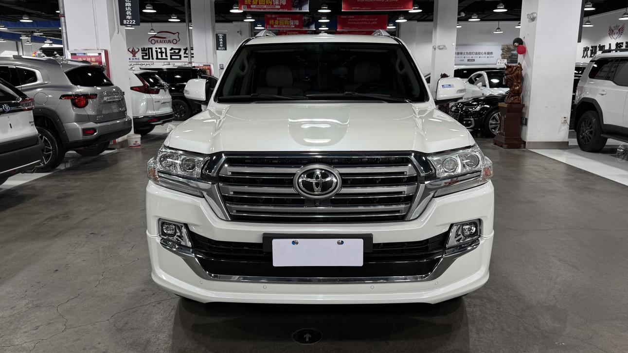 Toyota Land Cruiser 2018 thumb 9