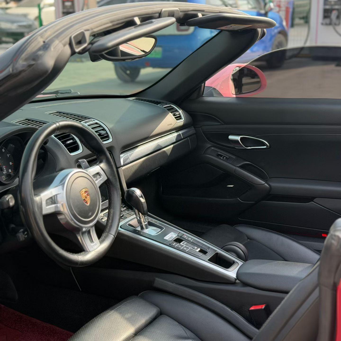 Porsche Boxster 2018 thumb 5
