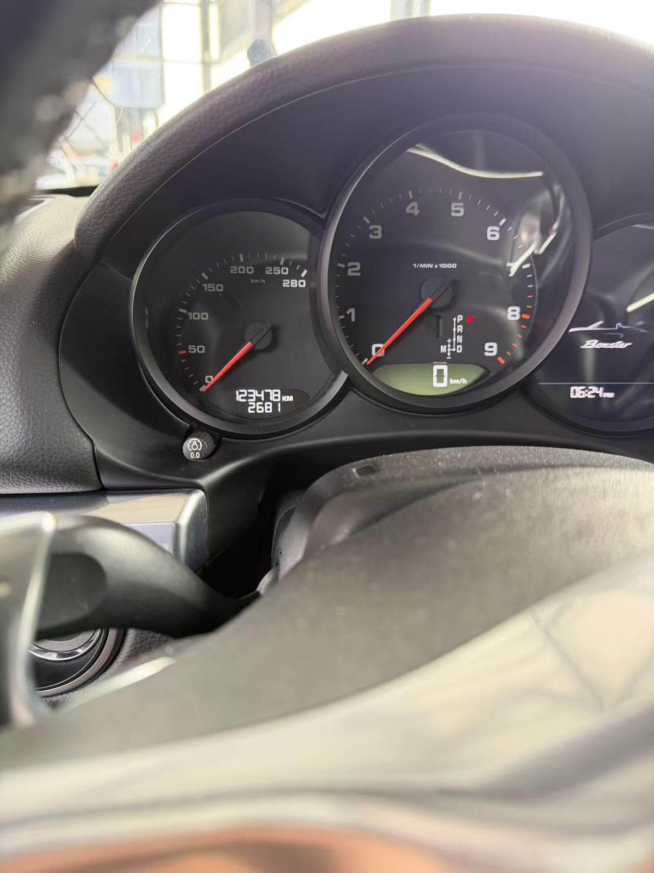 Porsche Boxster 2018 thumb 6