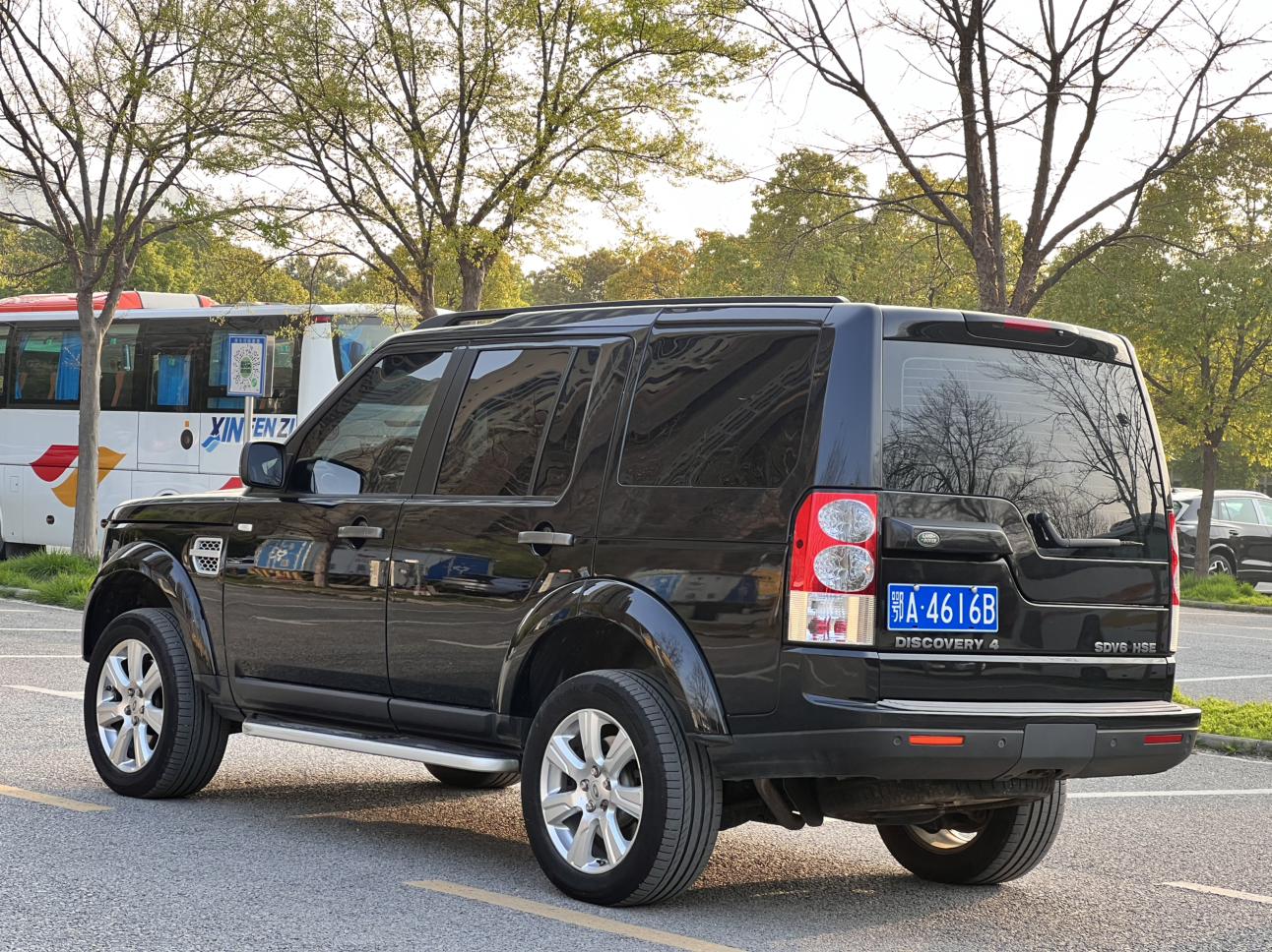 Land Rover Discovery 2012 thumb 3