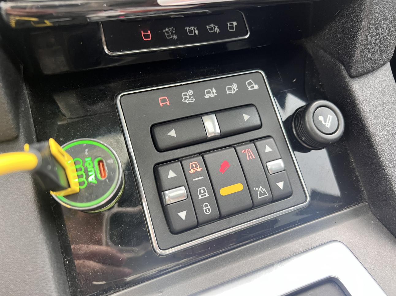 Land Rover Discovery 2012 thumb 8