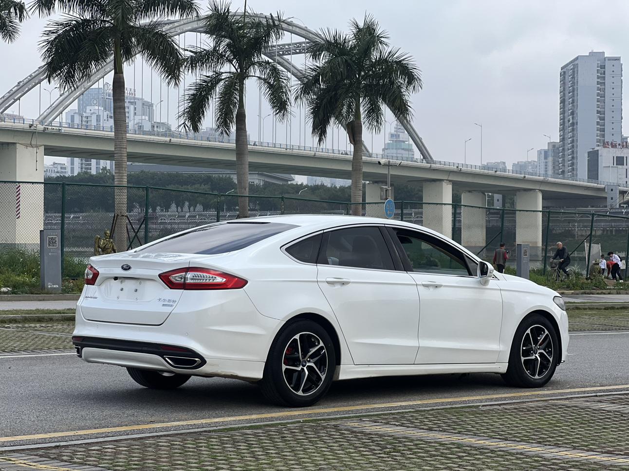 Ford Mondeo 2015 thumb 4