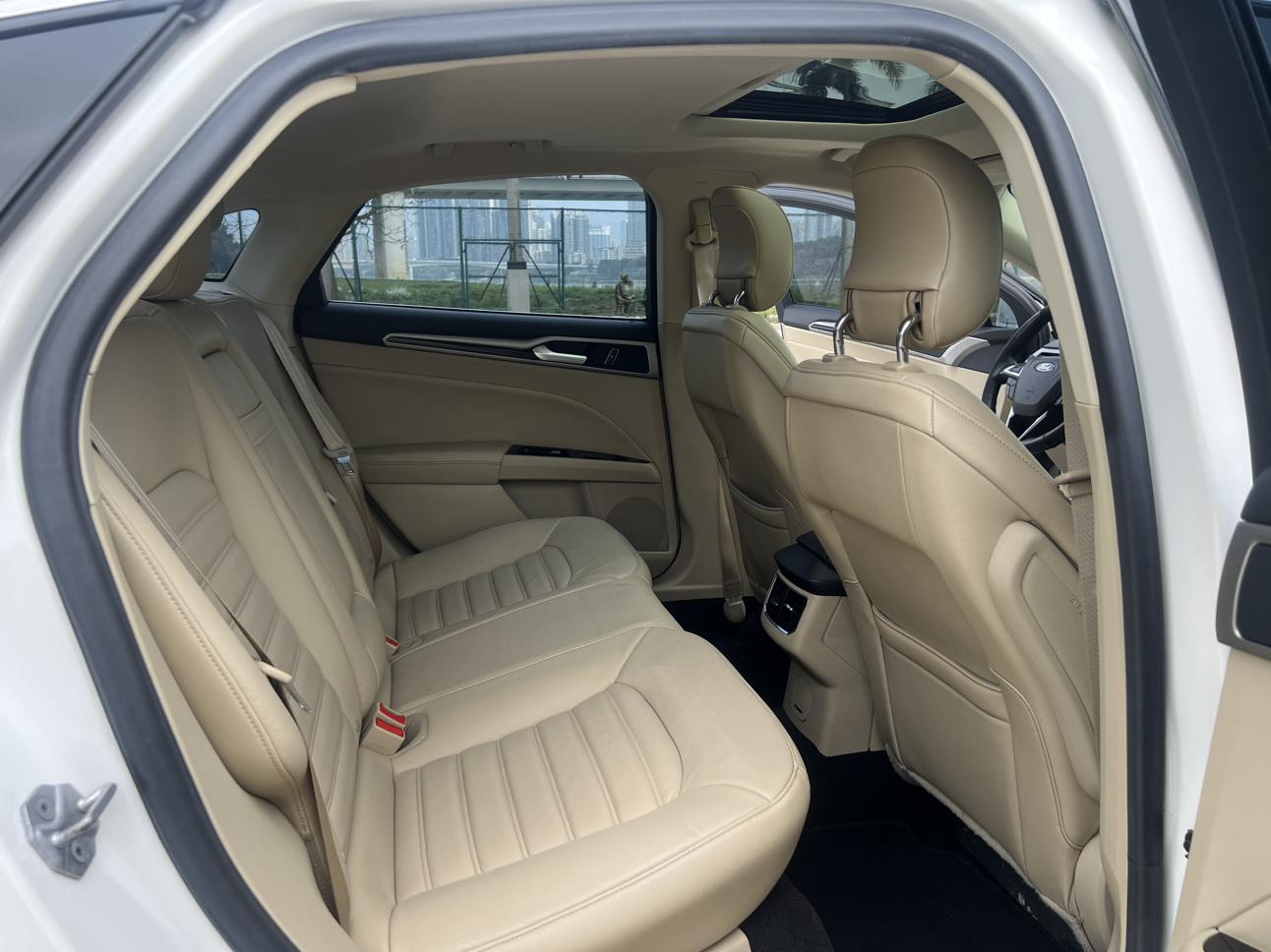 Ford Mondeo 2015 thumb 10