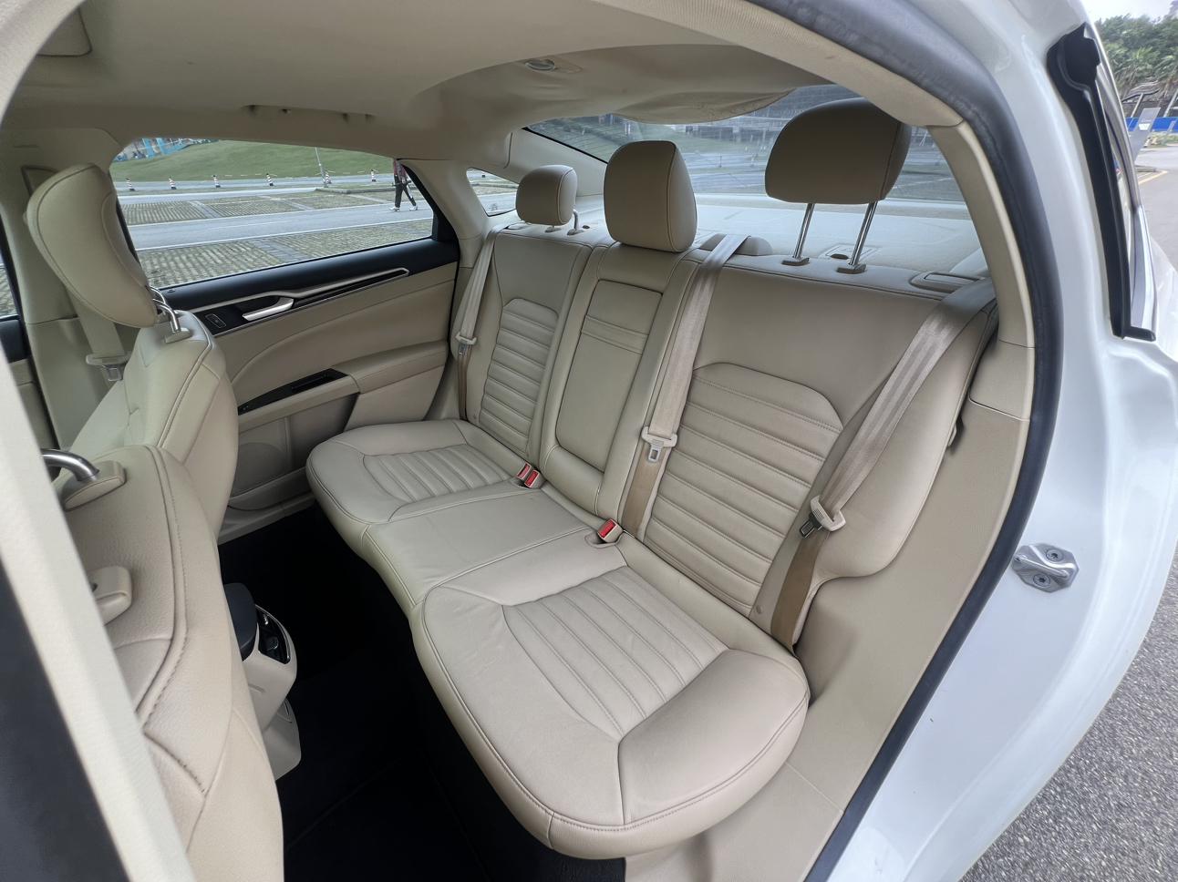 Ford Mondeo 2015 thumb 11