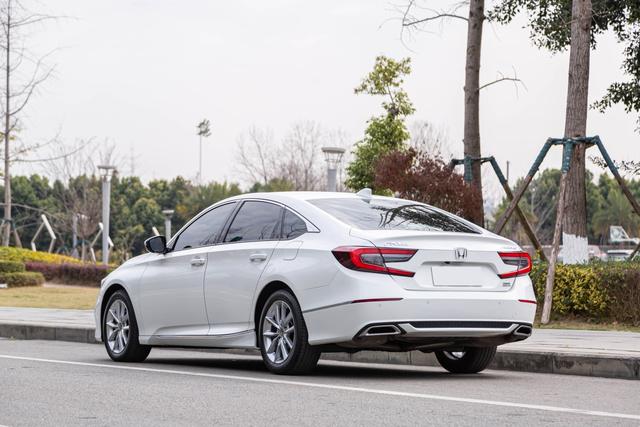Honda Accord 2022 thumb 3