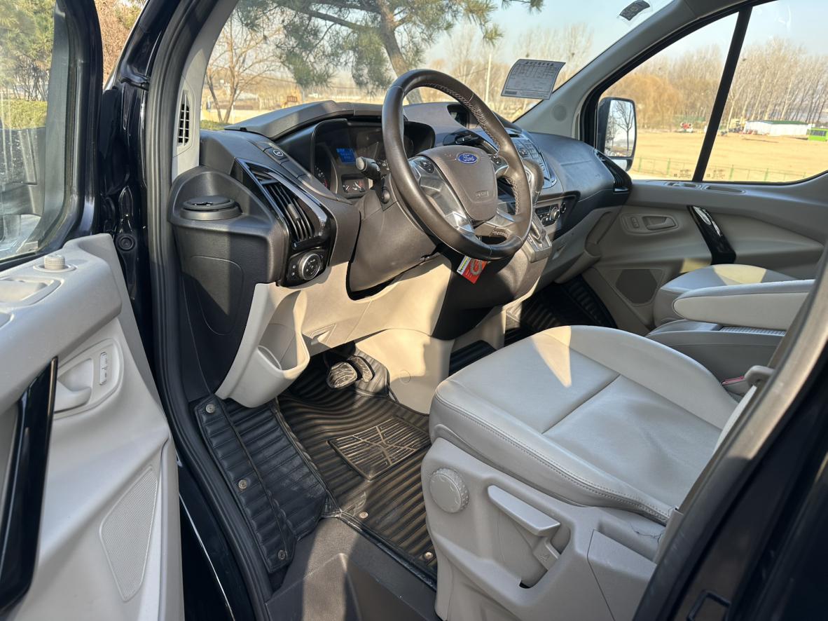 Ford Tourneo Custom 2019 thumb 6