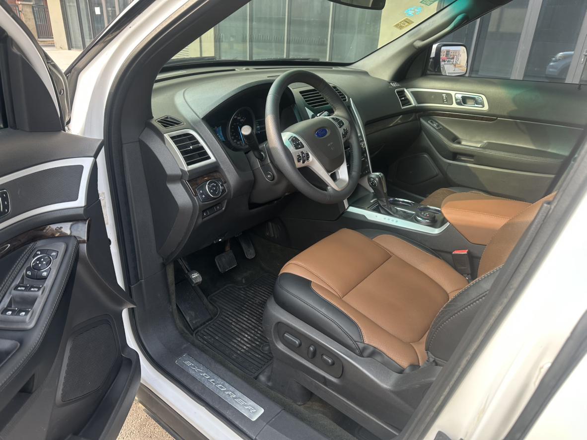 Ford Explorer 2013 thumb 9