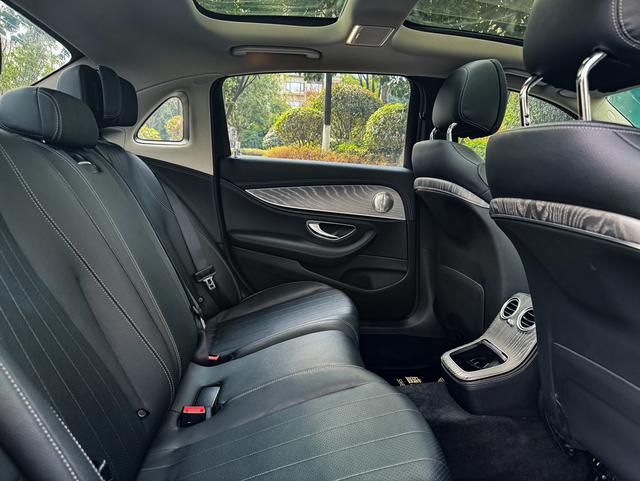 Mercedes-Benz E-Class 2021 thumb 4