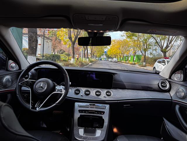 Mercedes-Benz E-Class 2021 thumb 11
