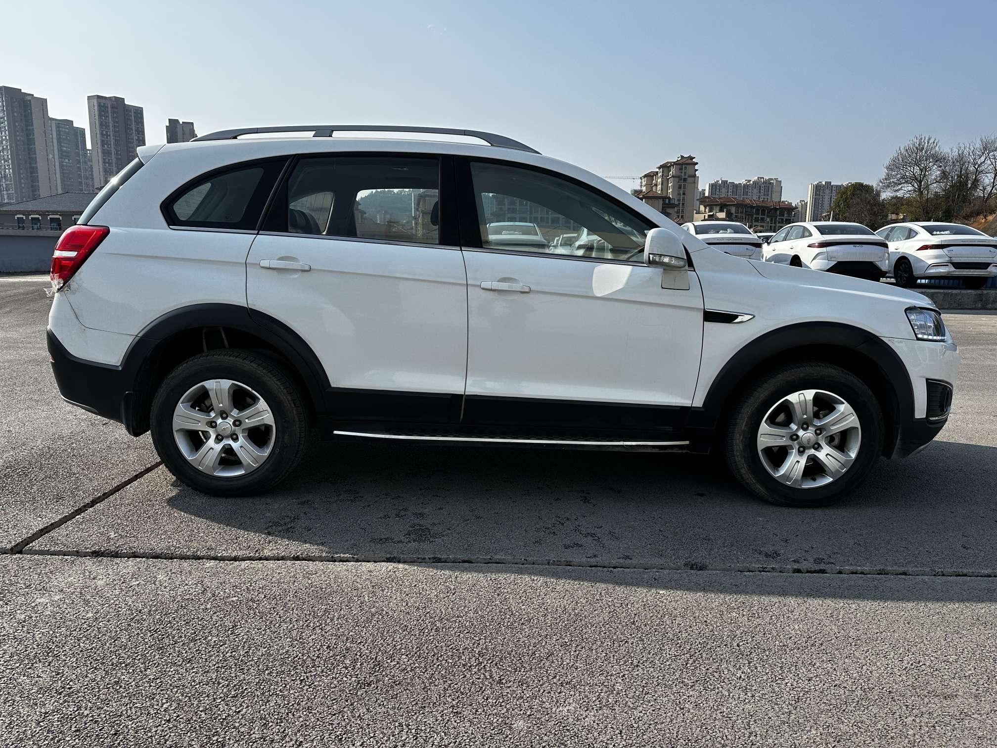 Chevrolet Captiva 2016 thumb 5