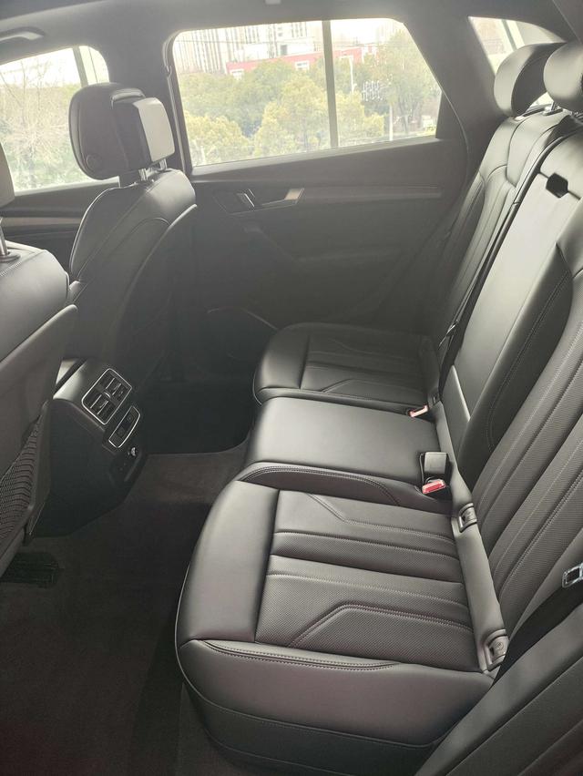 Audi Q5 2025 thumb 9
