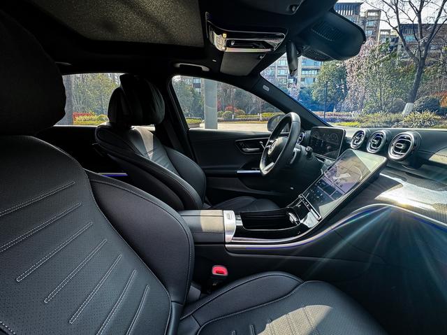 Mercedes-Benz C-Class 2024 thumb 9